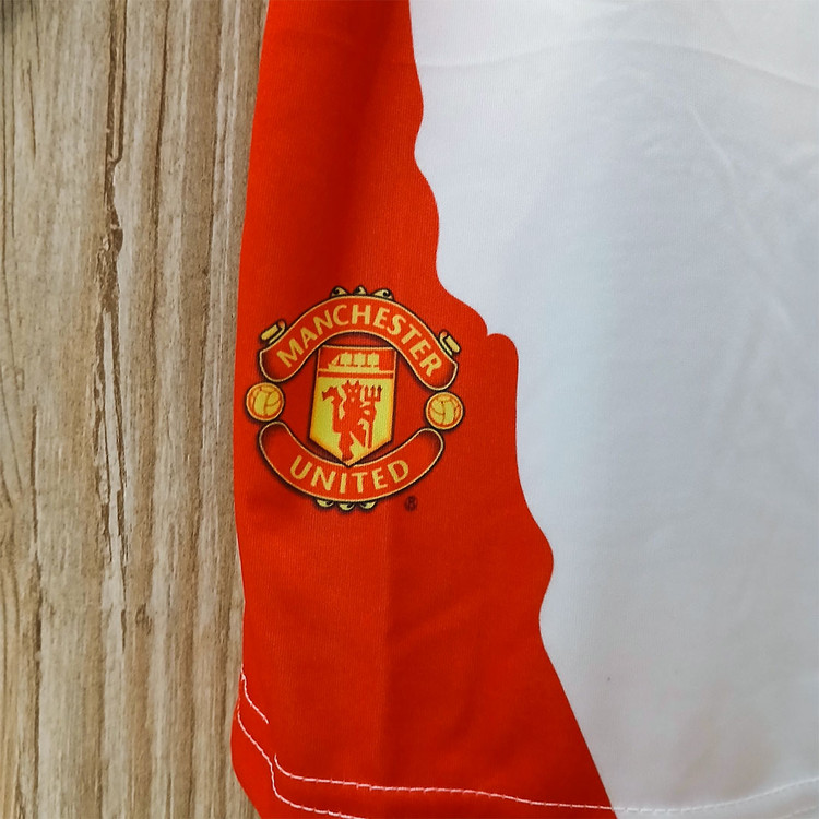 کیت منتخب رونالدو طرح ۲۰۲۶ جنس سوپر فلامنت سوزنی