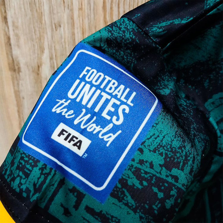 خرید کیت سوم فوتبالی تیم ملی برزیل وینی