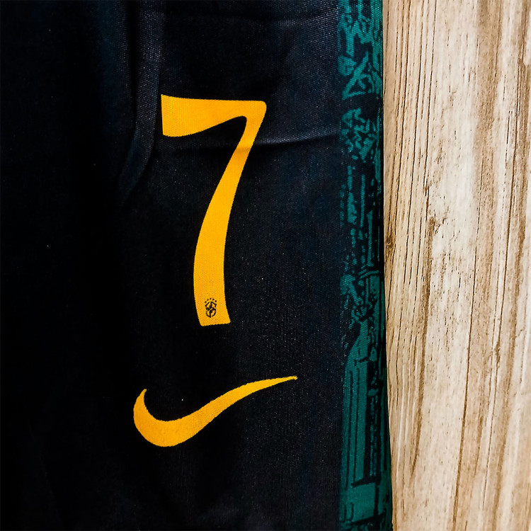 خرید کیت سوم فوتبالی تیم ملی برزیل وینی