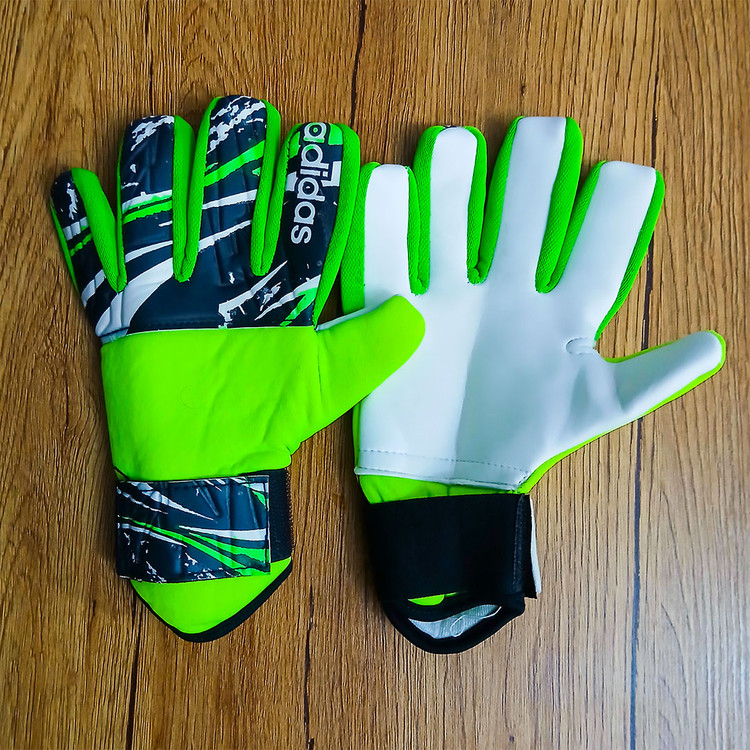 دستکش دروازه بانی طرح کورتوا سایز 5 و 7