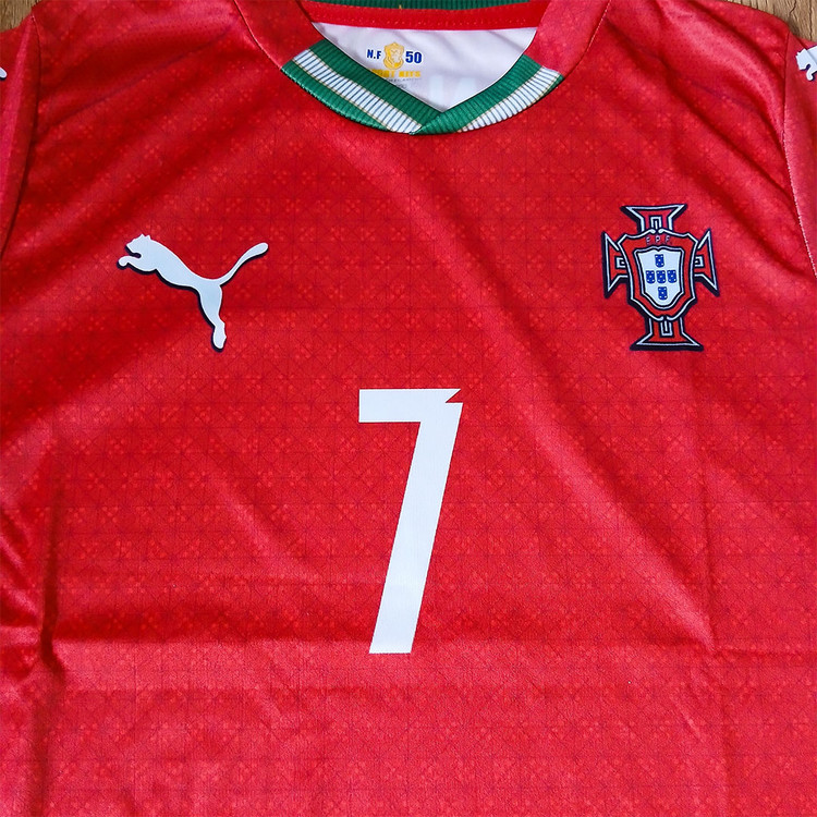 کیت فوتبالی تیم ملی پرتغال رونالدو طرح ۲۰۲۶