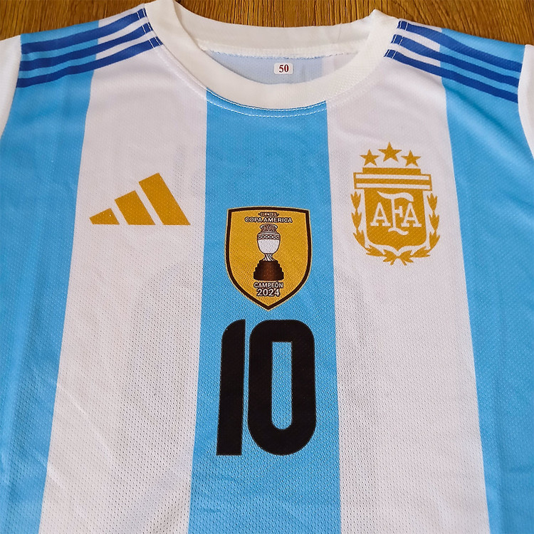 کیت فوتبالی آرژانیتن مسی