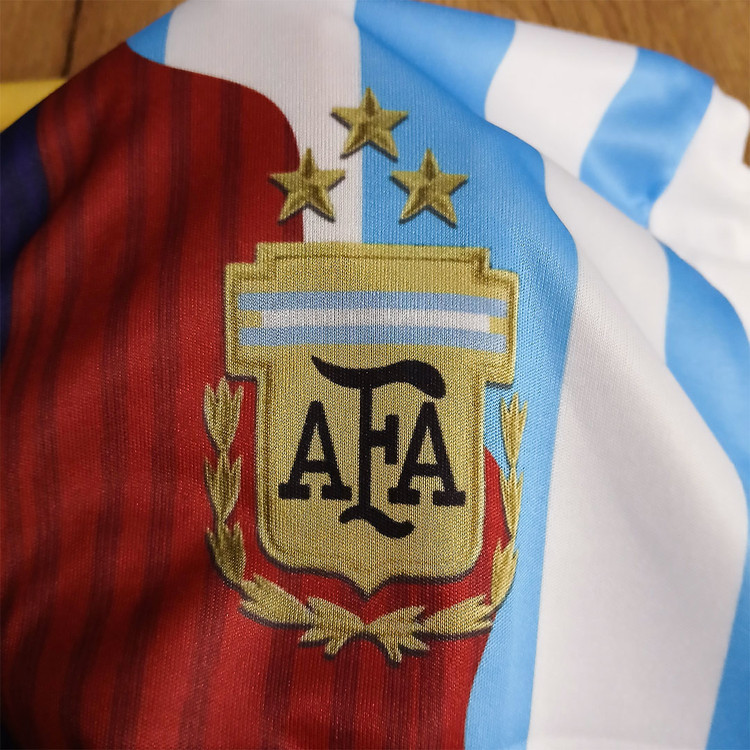 ست فوتبالی پنج گانه مسی