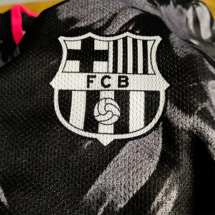ست فوتبالی پسرانه بارسلونا طرح شیر یامال شماره 10