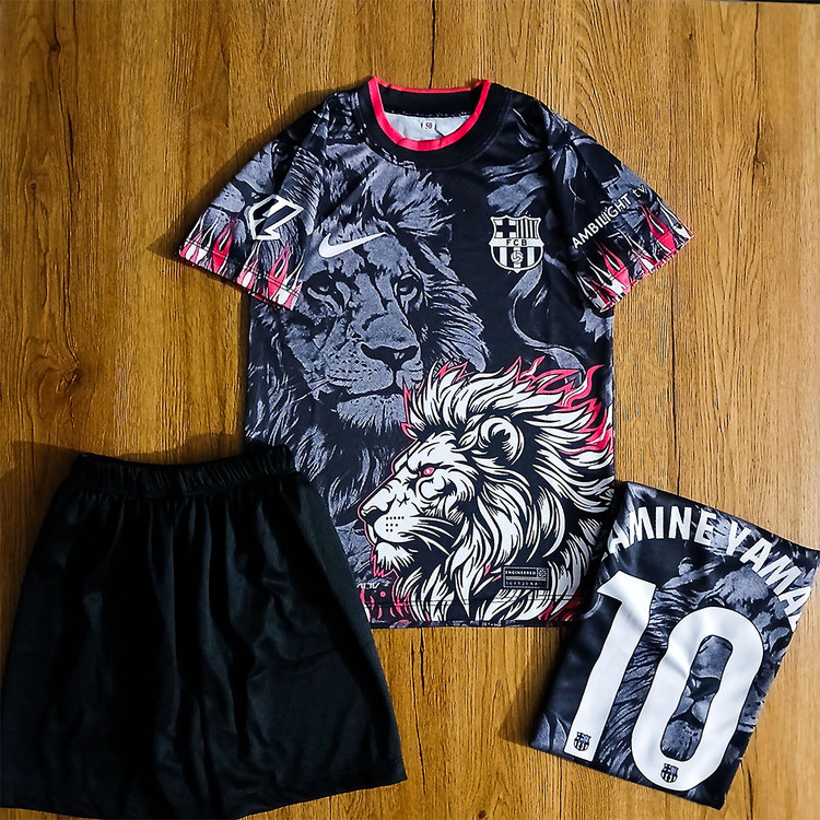 ست فوتبالی پسرانه بارسلونا طرح شیر یامال شماره 10