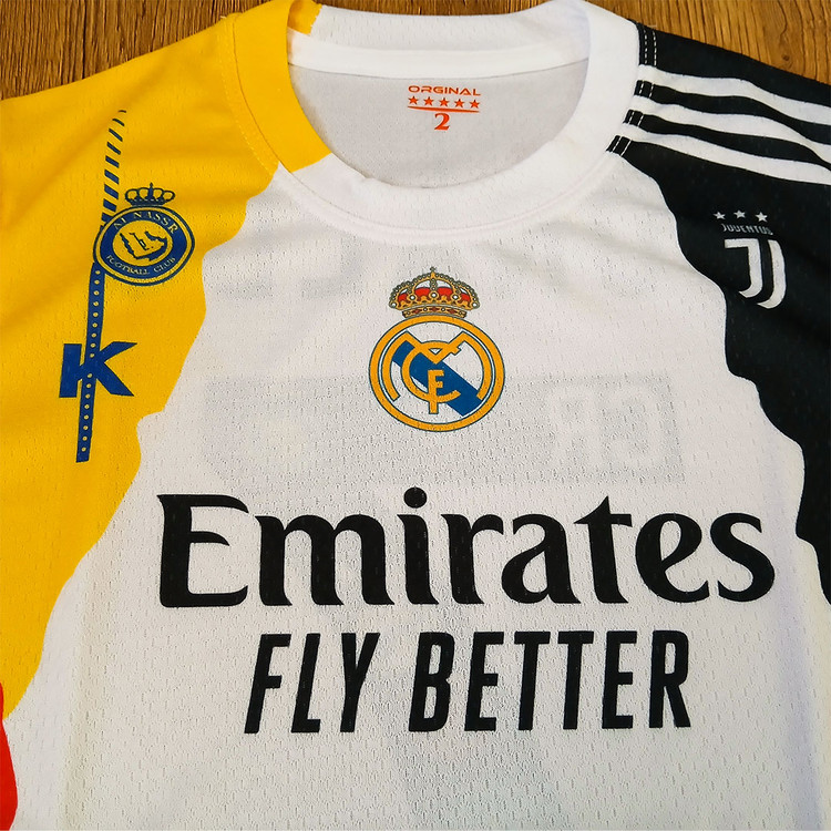 کیت منتخب رونالدو طرح ۲۰۲۶ با تگ روی استین