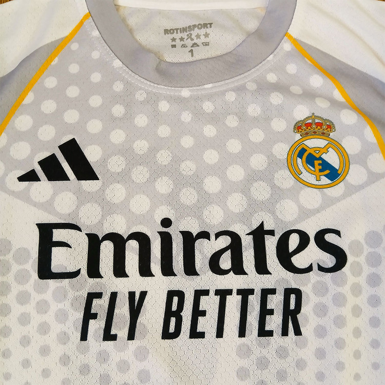 کیت فوتبالی رئال مادرید طرح 2026 امباپه شماره 10