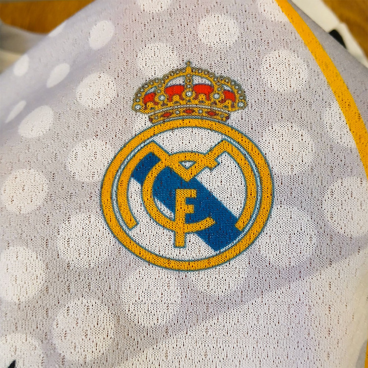 کیت فوتبالی رئال مادرید طرح 2026 امباپه شماره 10