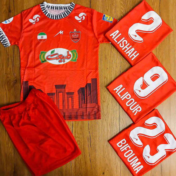 ست فوتبالی پسرانه پرسپولیس بیفوما ، عالیشاه و علیپور طرح 2026