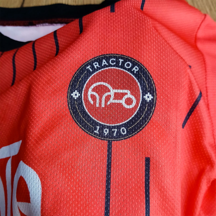 ست فوتبالی پسرانه تراکتور خلیل زاده و حسین زاده طرح 2026