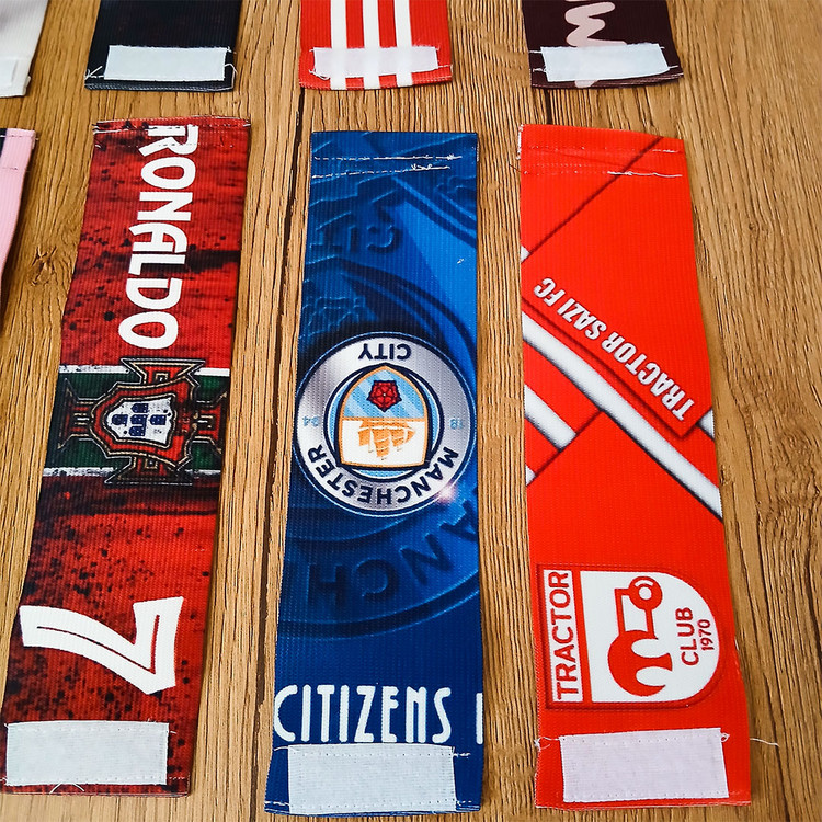 بازوبند کاپیتانی فوتبالی