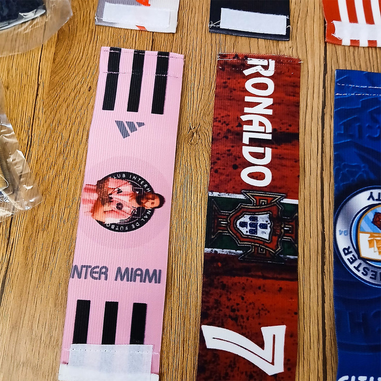 بازوبند کاپیتانی فوتبالی