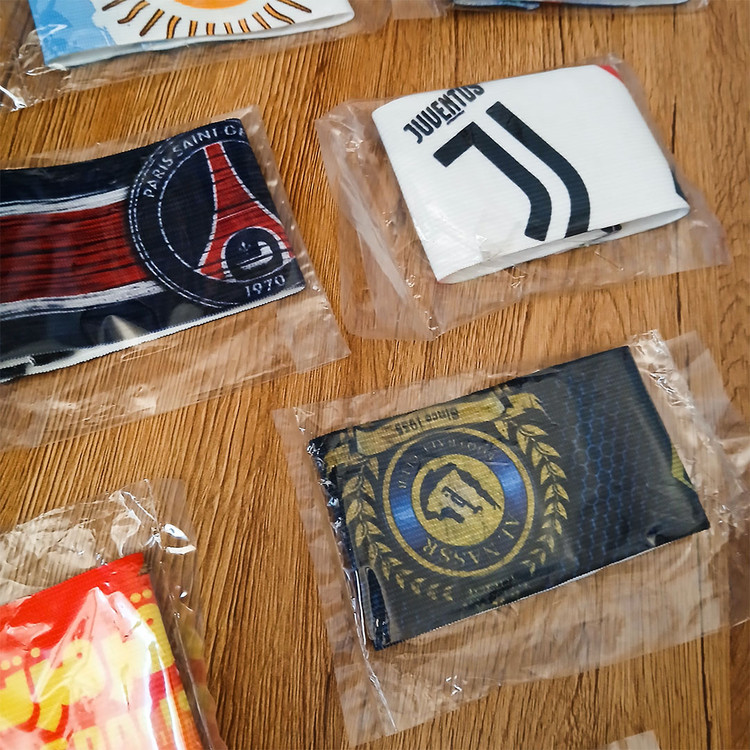 بازوبند کاپیتانی فوتبالی