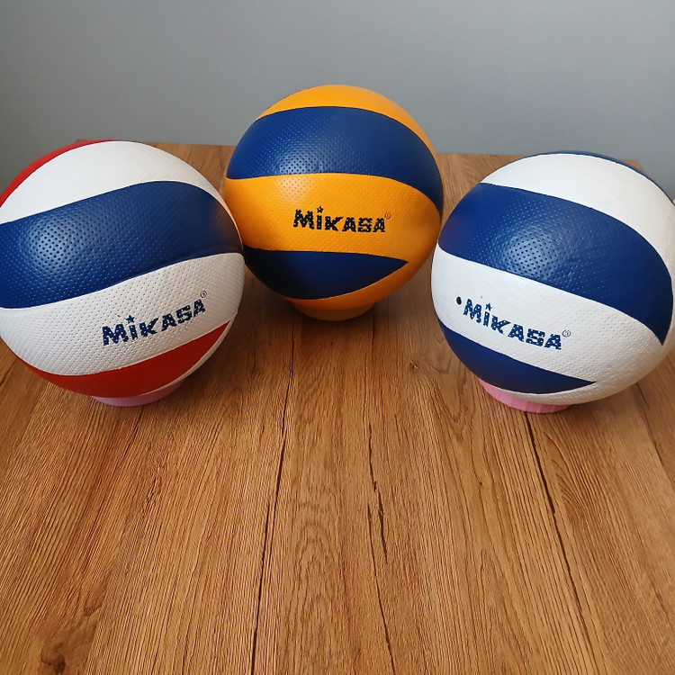 توپ والیبال میکاسا مدل mva200 در سه رنگ