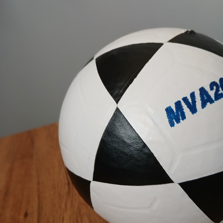 توپ فوتبالی سایز ۵ مدل MVA200