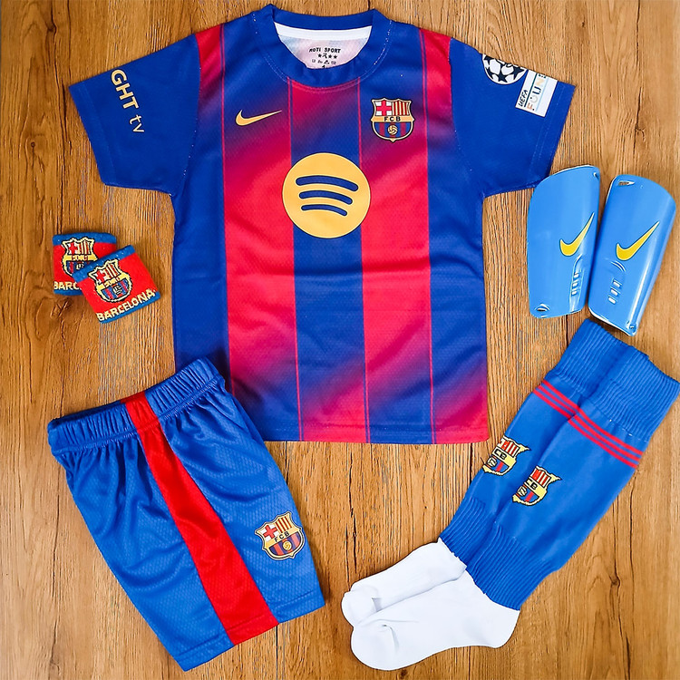 کیت 6 تیکه فوتبالی بارسلونا یامال شماره 10 طرح 2026