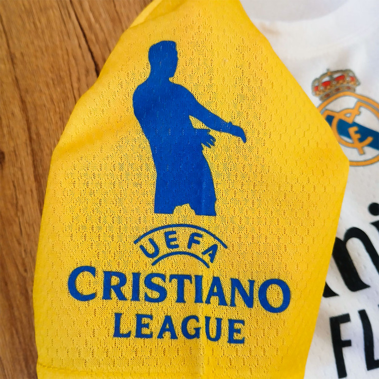 کیت منتخب رونالدو طرح ۲۰۲۶ با تگ روی استین