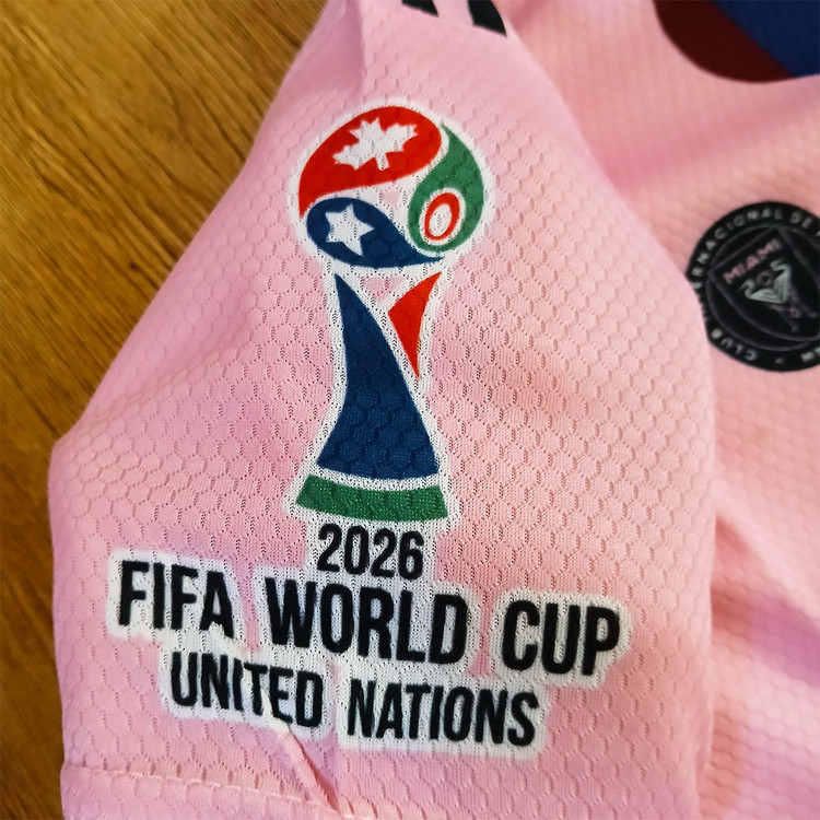 کیت فوتبالی منتخب مسی طرح 2026 با تگ لیزری روی استین