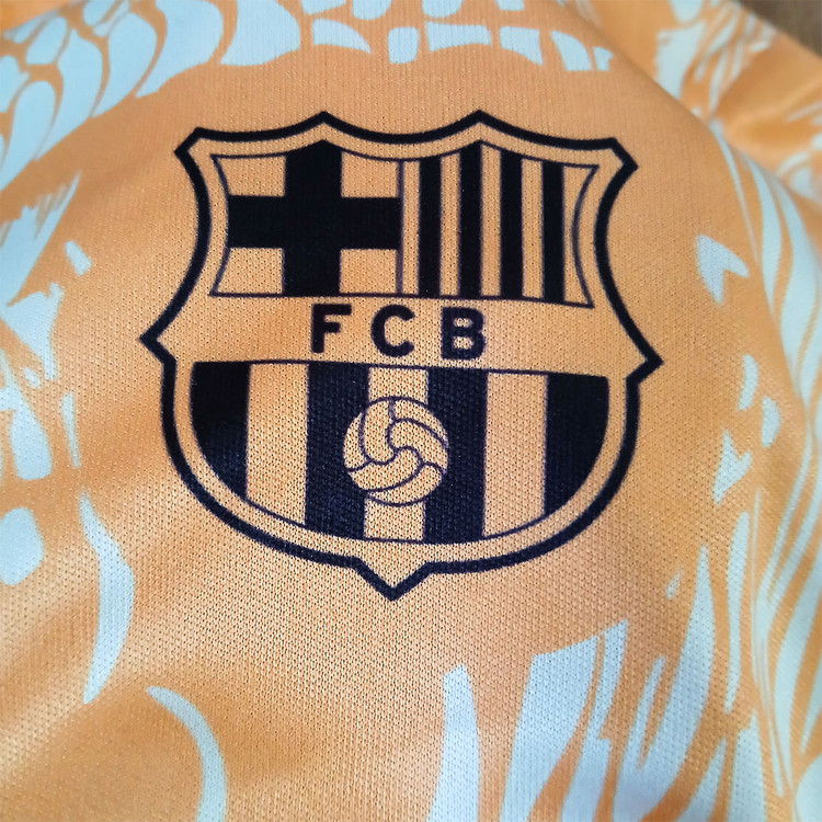 ست فوتبالی پسرانه بارسلونا طرح دراگون طلایی طرح 2026 یامال