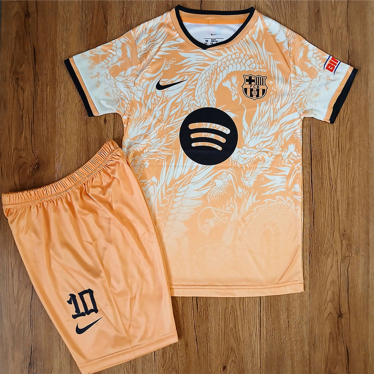 ست فوتبالی پسرانه بارسلونا طرح دراگون طلایی طرح 2026 یامال