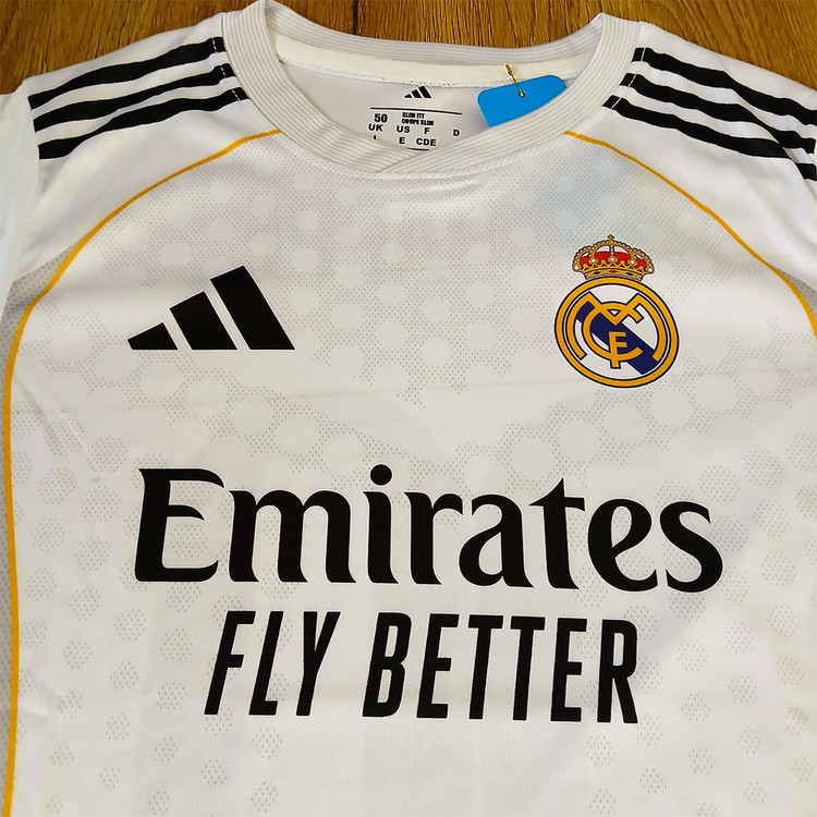 ست فوتبالی پسرانه رئال مادرید طرح 2026 با امضا اختصاصی