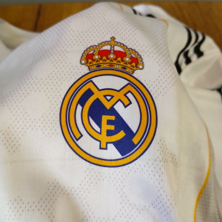 ست فوتبالی پسرانه رئال مادرید طرح 2026 با امضا اختصاصی