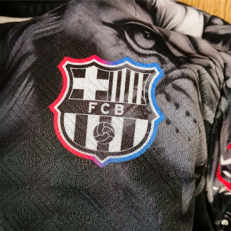 کیت فوتبالی بارسلونا طرح شیر شماره 10