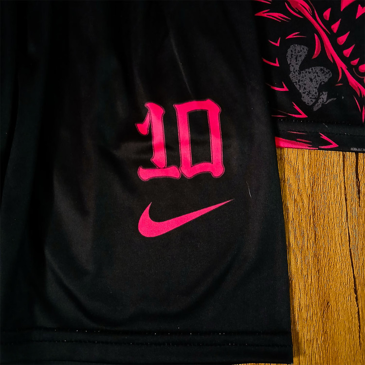 ست فوتبالی پسرانه بارسلونا طرح دراگون مشکی طرح 2026 یامال