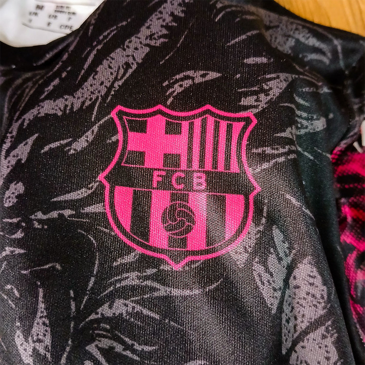 ست فوتبالی پسرانه بارسلونا طرح دراگون مشکی طرح 2026 یامال