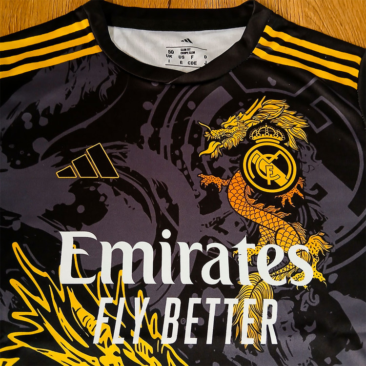 ست فوتبالی پسرانه رئال مادرید طرح دراگون 2026 با امضا اختصاصی