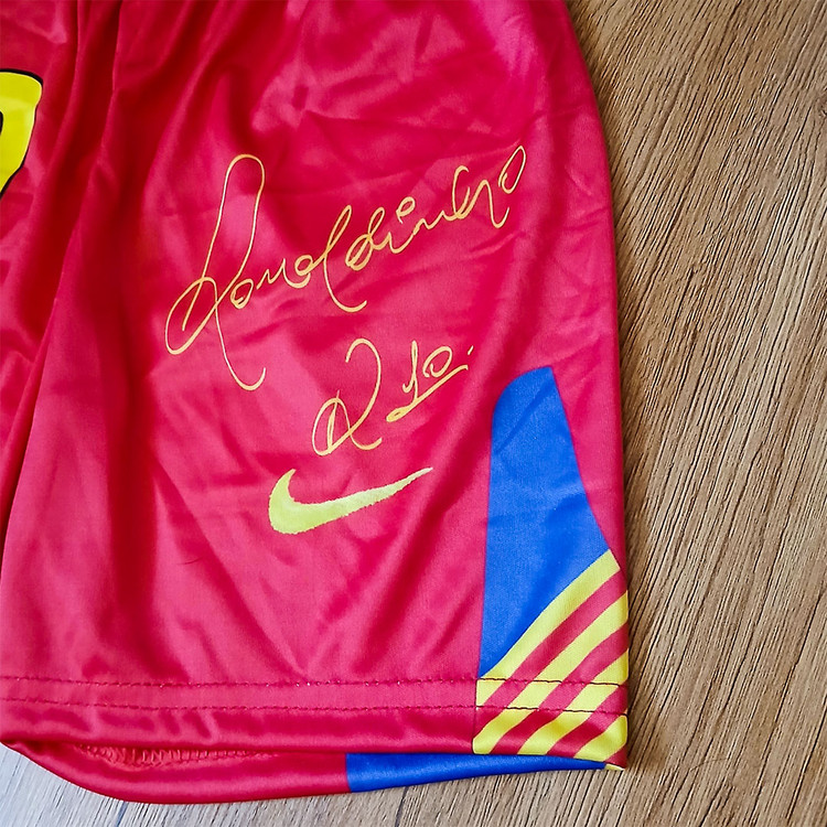 ست فوتبالی رونالدینیو بارسلونا فول چاپ امضادار پسرانه و بزرگسال