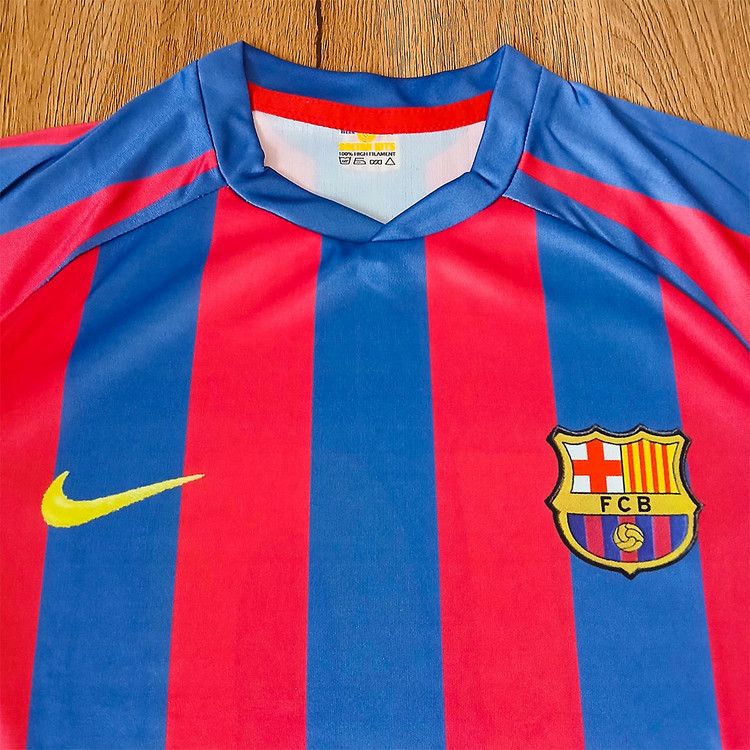 ست فوتبالی رونالدینیو بارسلونا فول چاپ امضادار پسرانه و بزرگسال