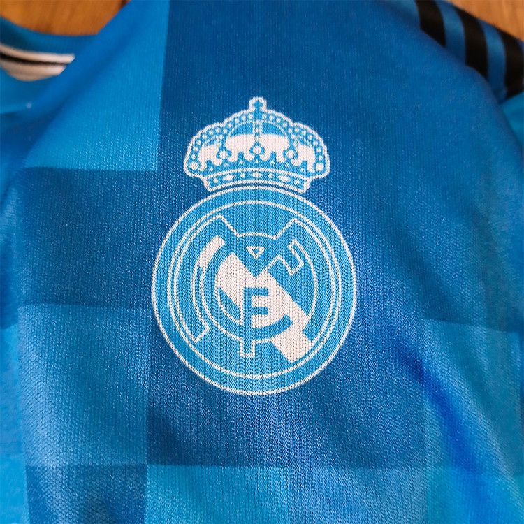 کیت فوتبالی رئال مادرید 2017 رونالدو فول چاپ لیزری