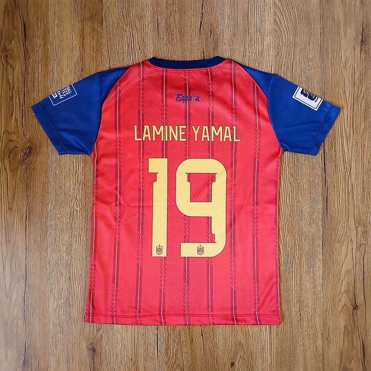 ست فوتبالی اسپانیا طرح ۲۰۲۶ یامال شماره 19