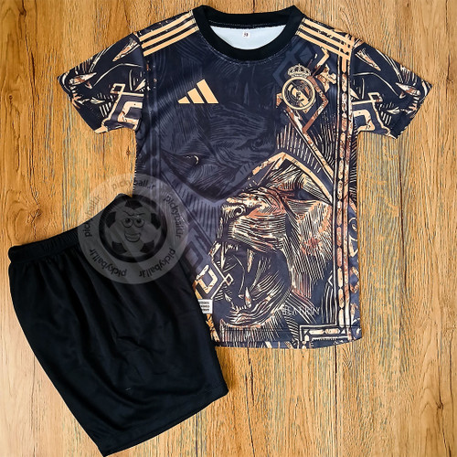 ست فوتبالی رئال مادرید طرح شیر ۲۰۲۶