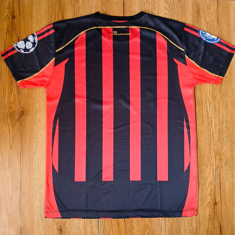 کیت فوتبالی و بزرگسال آث میلان