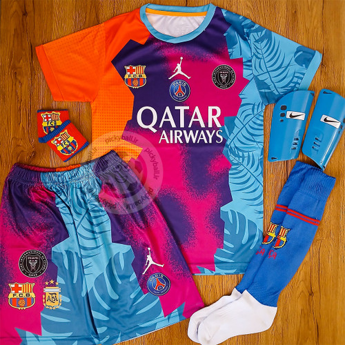 کیت فوتبالی 6 تیکه منتخب مسی طرح جدید فول چاپ با امضا