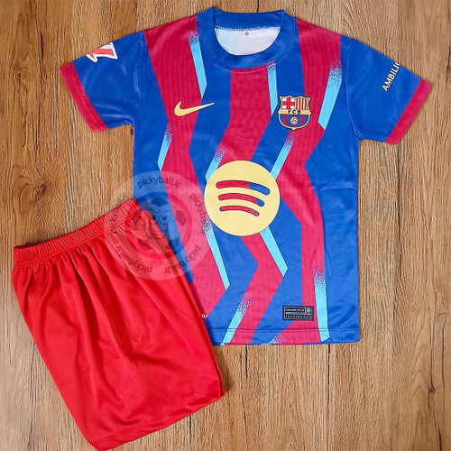 ست فوتبالی پسرانه و بزرگسال بارسلونا کیت چهارم یامال