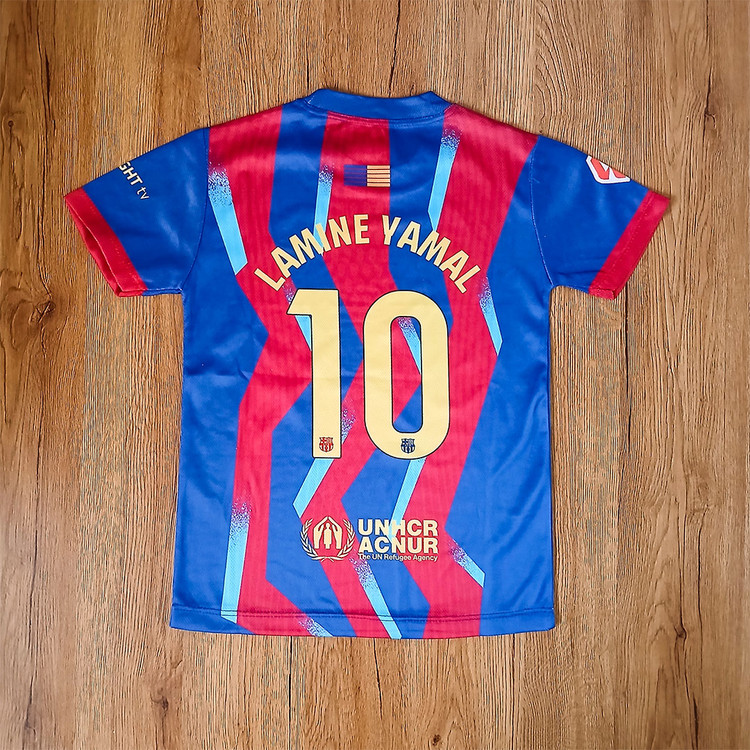 کیت چهارم فوتبالی بارسلونا ۲۰۲۶