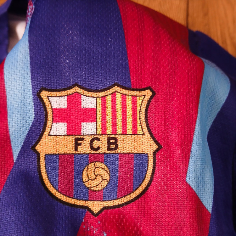 کیت چهارم فوتبالی بارسلونا ۲۰۲۶