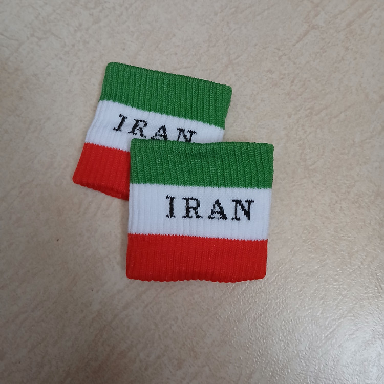 یک جفت مچ بند ورزشی در طرح های باشگاهی وملی مچبند کامپيوتری